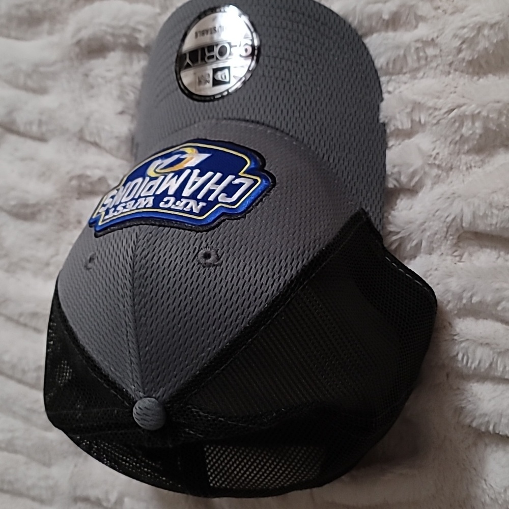 Los Angeles Rams Hat - Picture 4 of 4